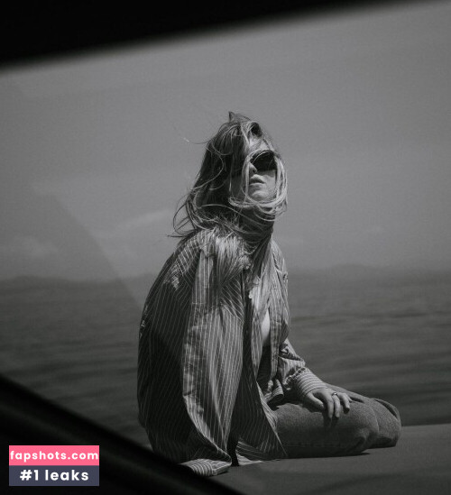 Sydney Sweeney gallery photo #4659