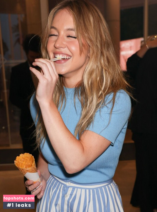 Sydney Sweeney gallery photo #4686