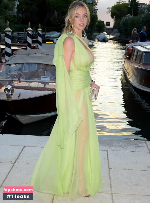 Sydney Sweeney gallery photo #4811