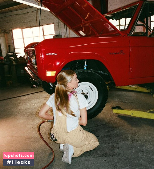 Sydney Sweeney gallery photo #5093