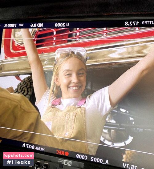 Sydney Sweeney gallery photo #5094