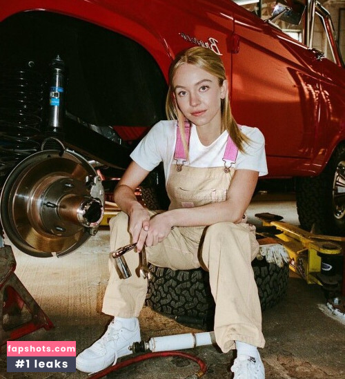 Sydney Sweeney gallery photo #5096