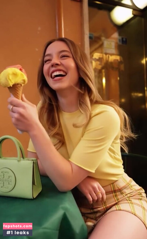 Sydney Sweeney gallery photo #5241