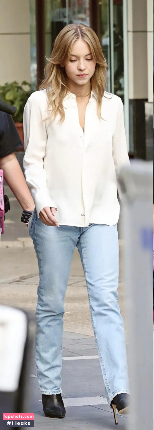 Sydney Sweeney gallery photo #5257