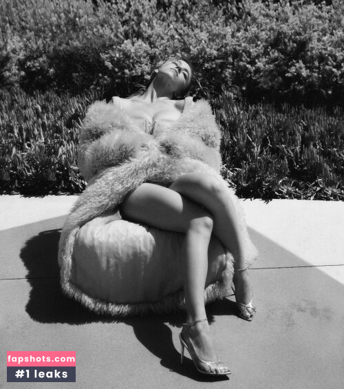 Sydney Sweeney gallery photo #5494