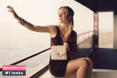 Sydney Sweeney gallery photo #5510