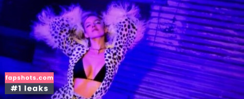 Sydney Sweeney gallery photo #5573