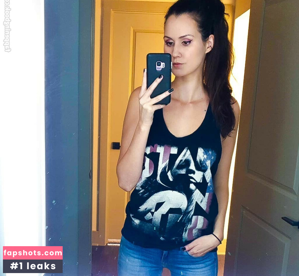 Sydney Watson gallery photo #19