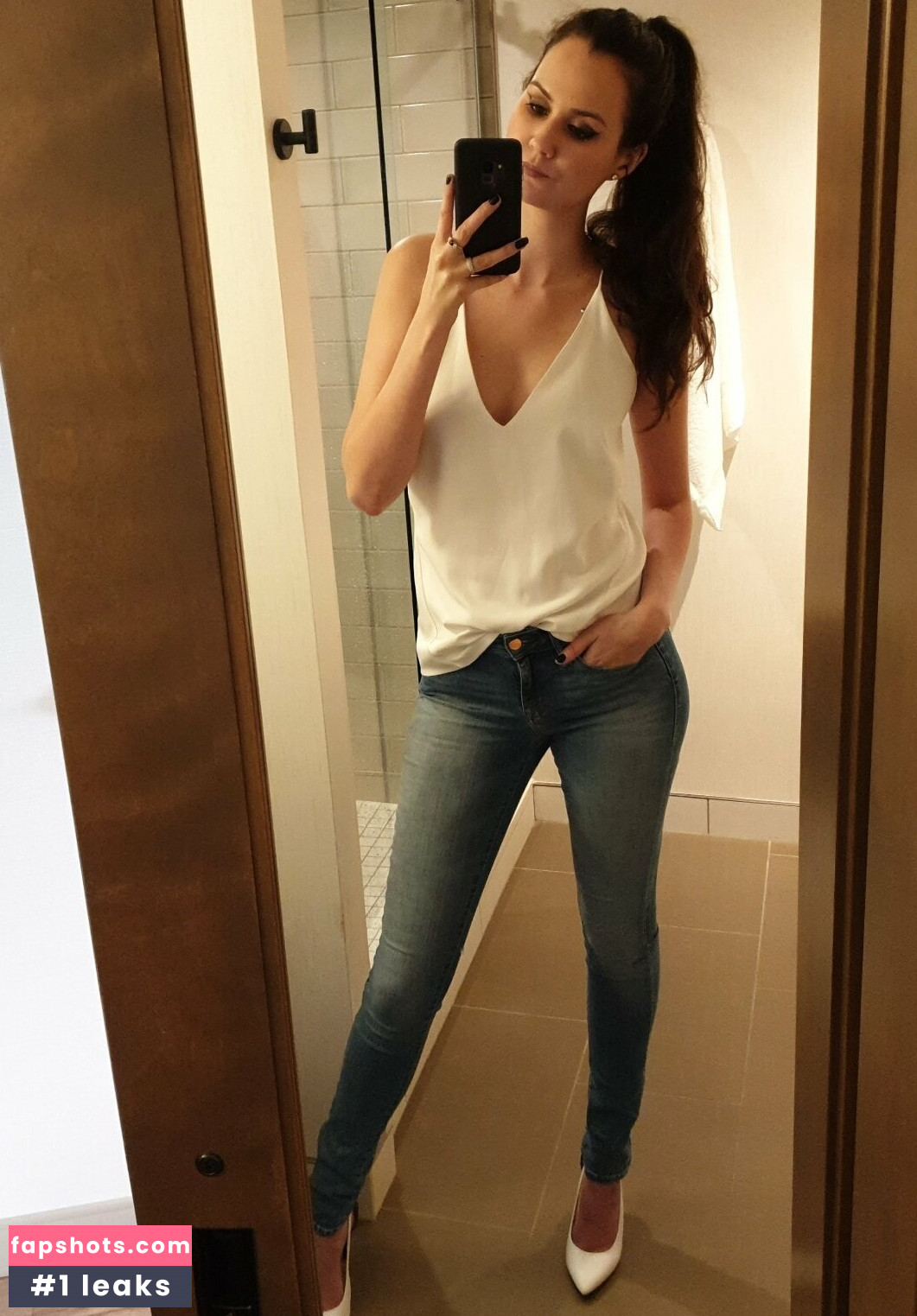 Sydney Watson gallery photo #31