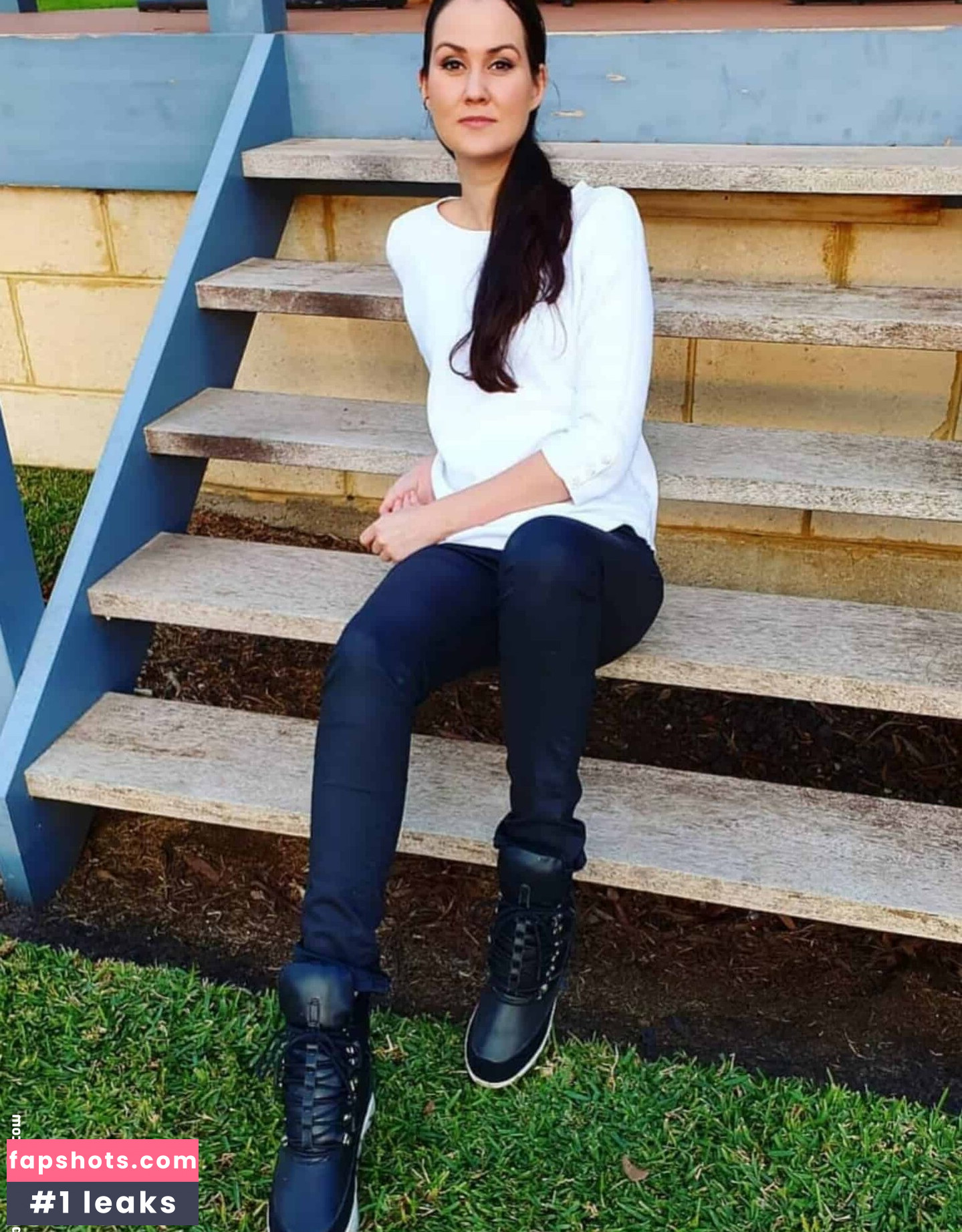 Sydney Watson gallery photo #33