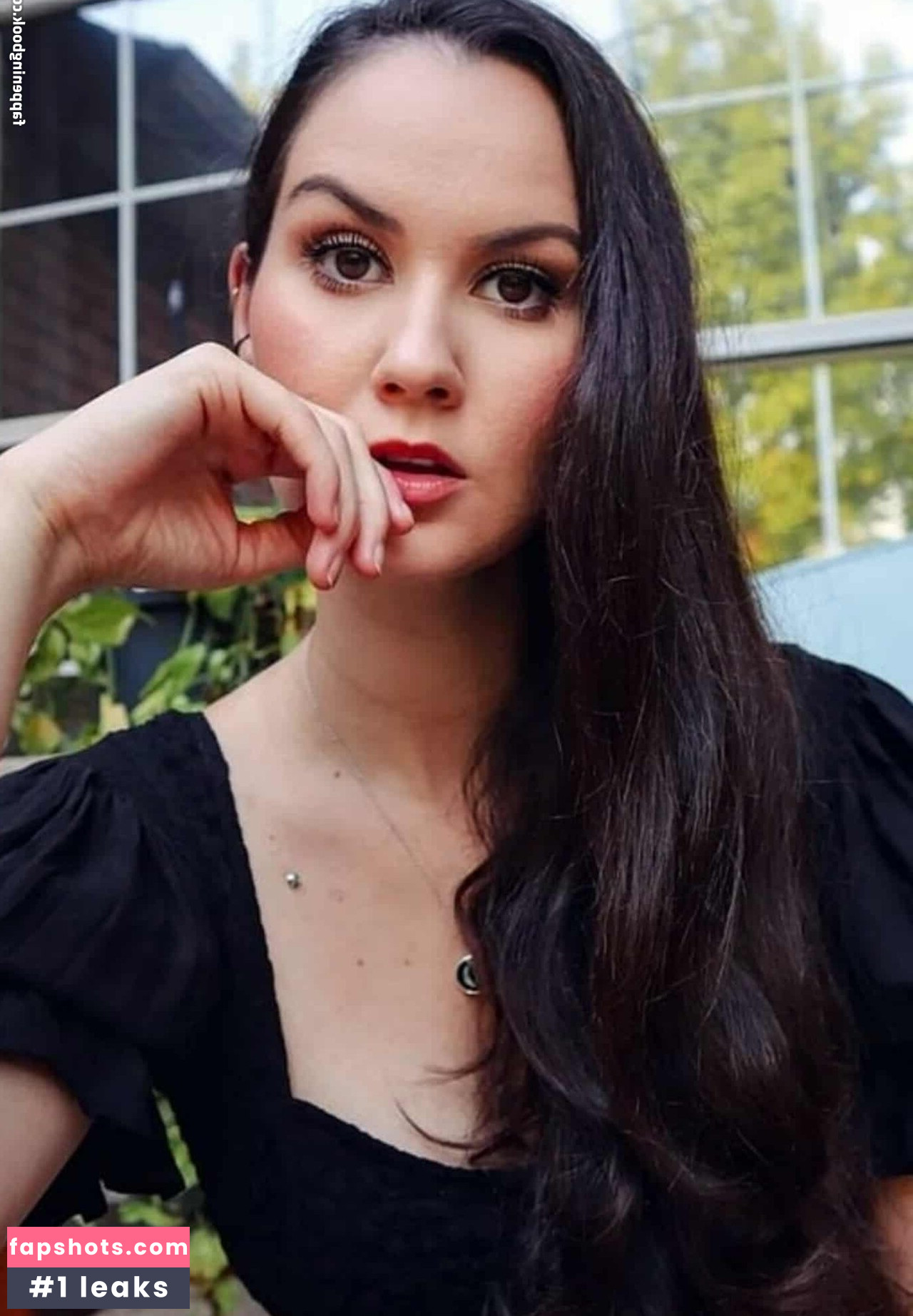 Sydney Watson gallery photo #36