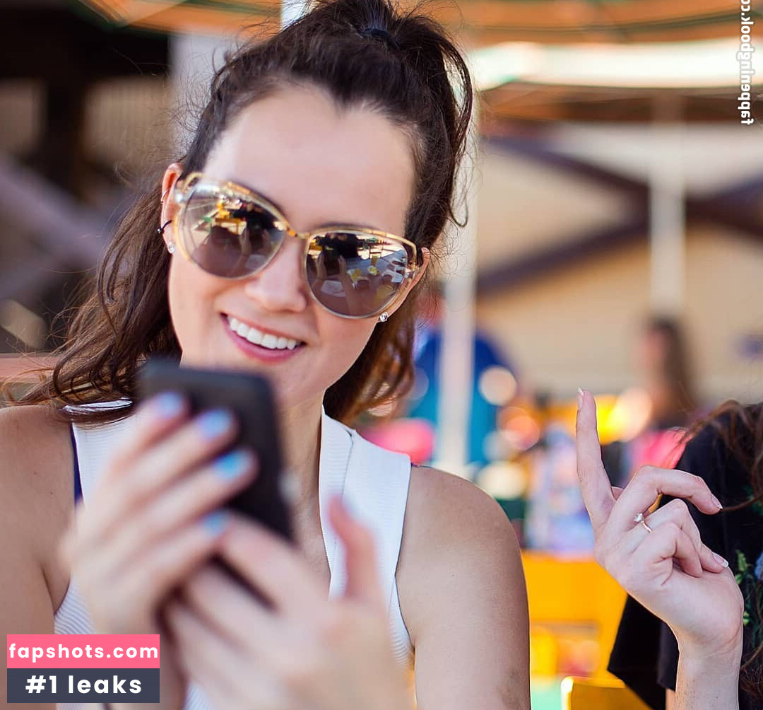 Sydney Watson gallery photo #8