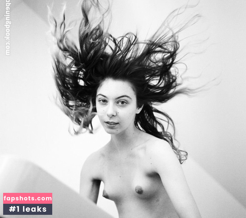 Sylvia Elizabeth gallery photo #9