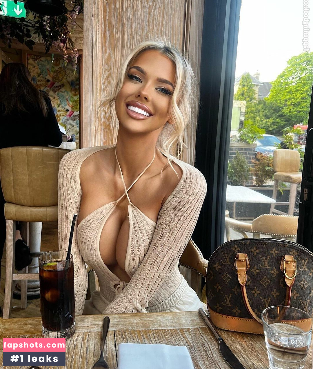 Sylvija Vasilevska gallery photo #9