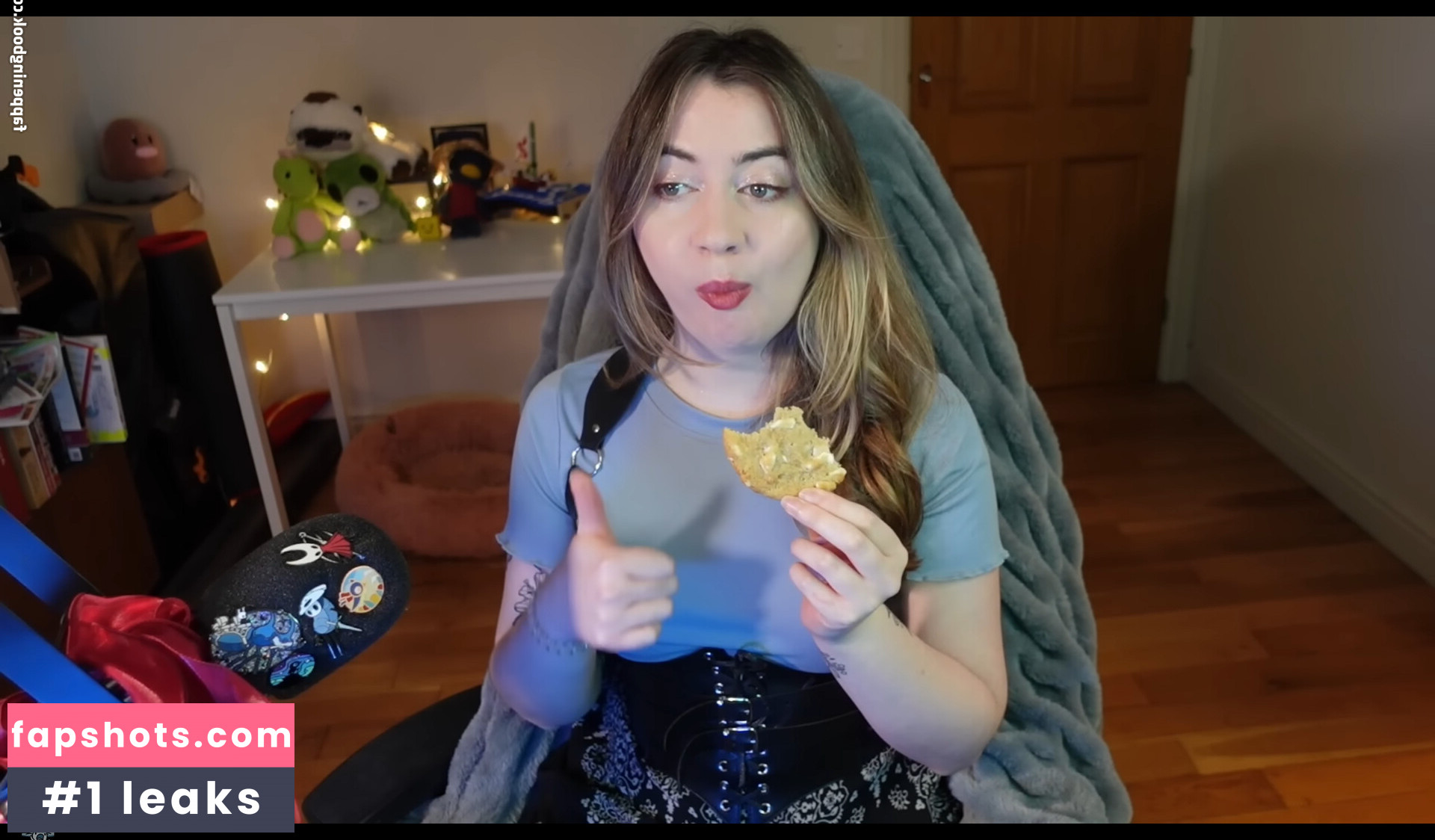 Symbalily nude babe gallery