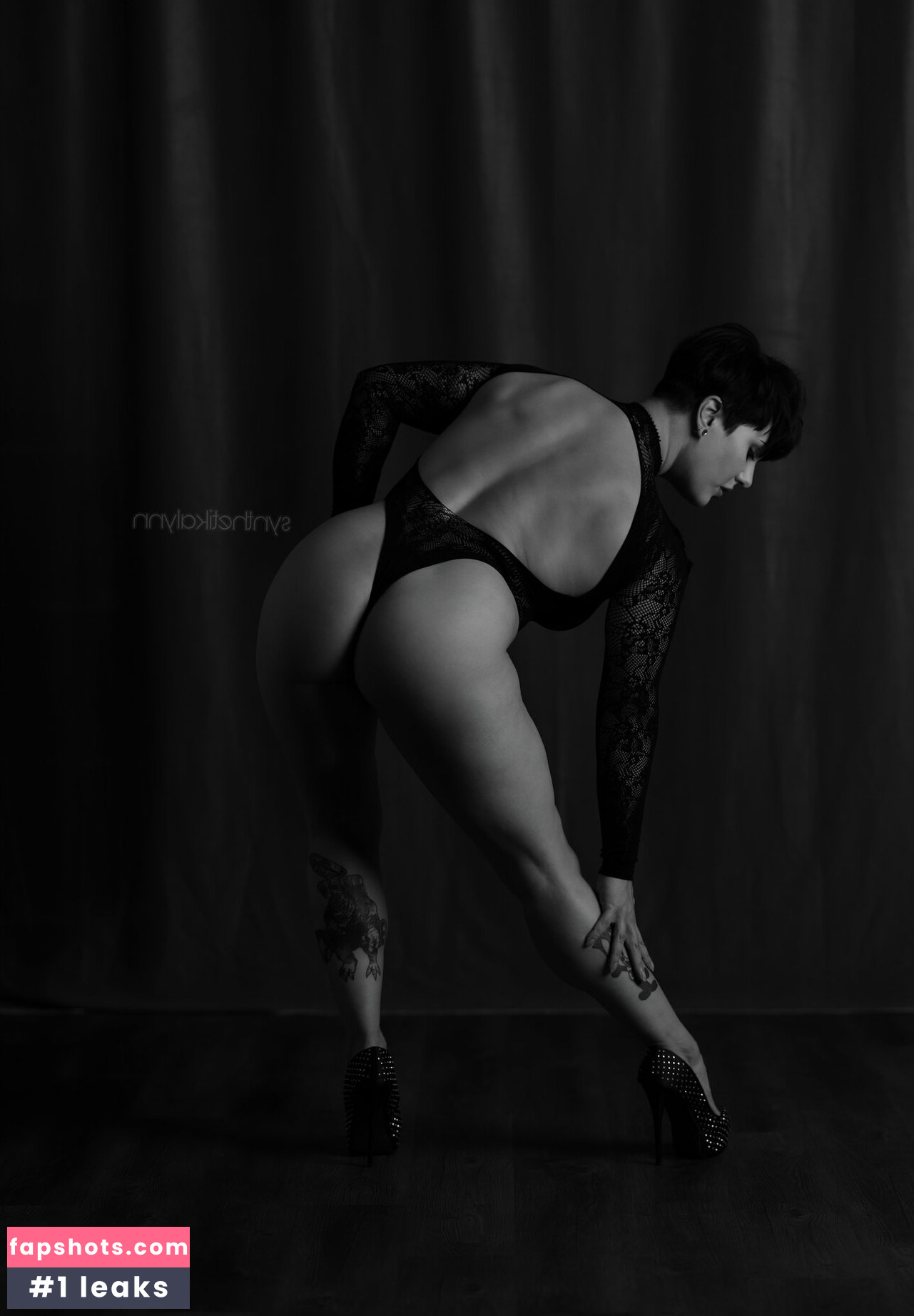 Synthetika Lynn gallery photo #2