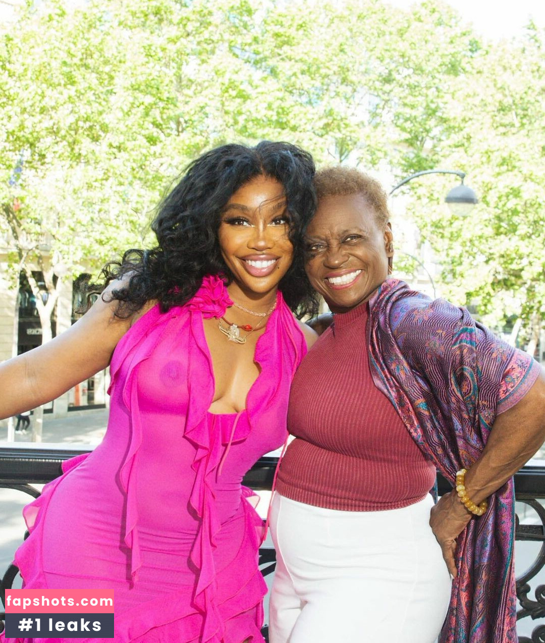 SZA gallery photo #101