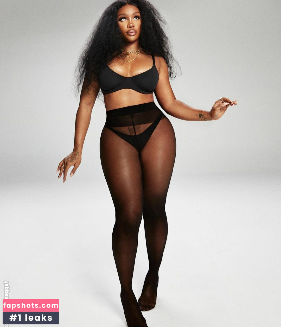 SZA gallery photo #106