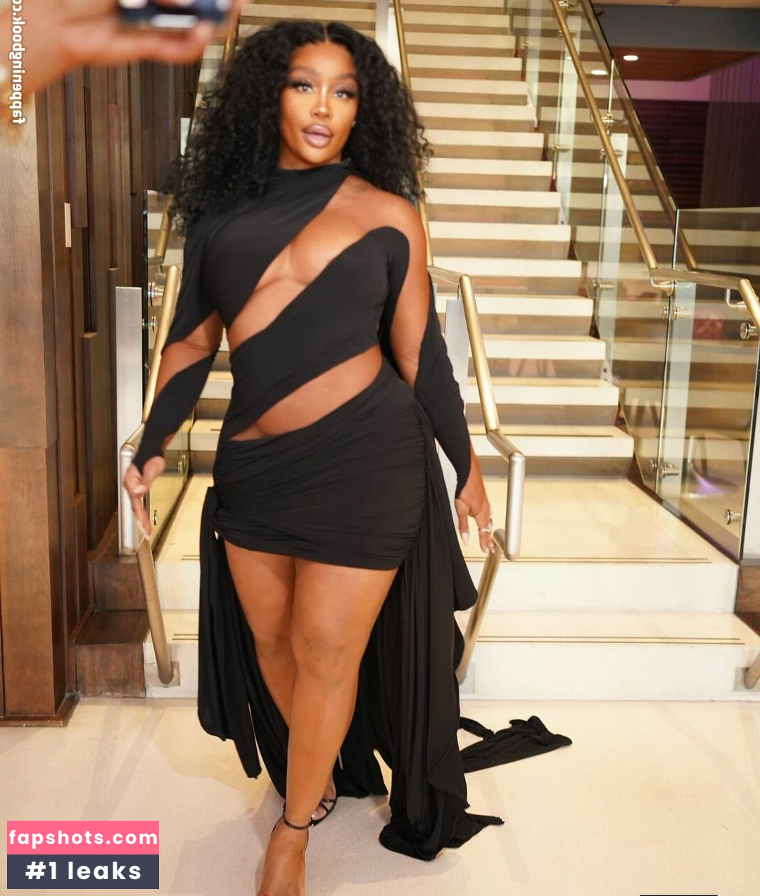 SZA gallery photo #114