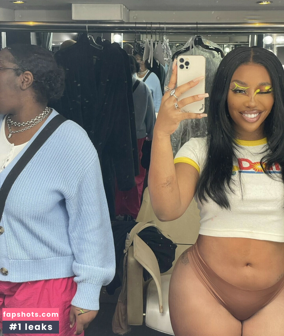 SZA gallery photo #130