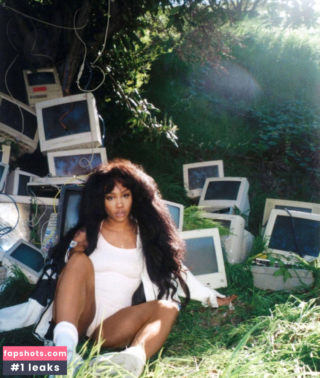 SZA gallery photo #141