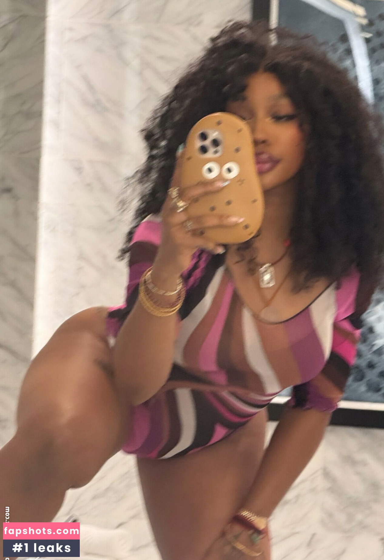 SZA gallery photo #18