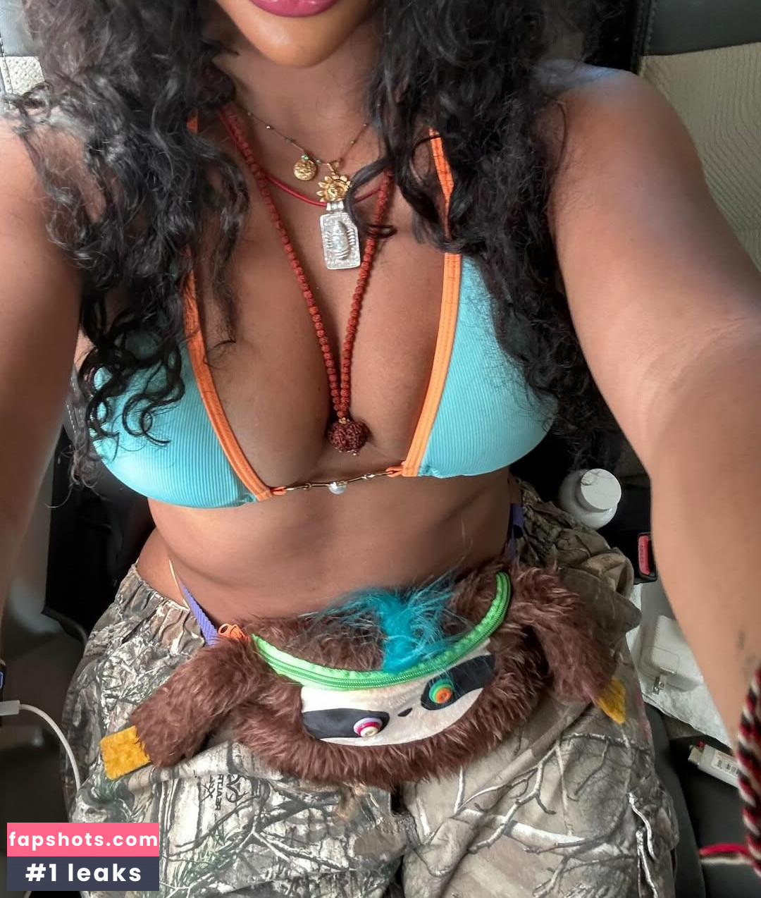 SZA gallery photo #19