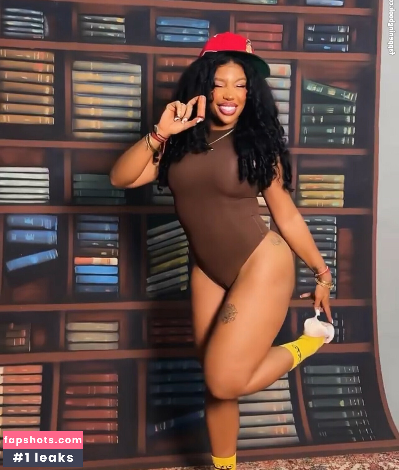 SZA gallery photo #3