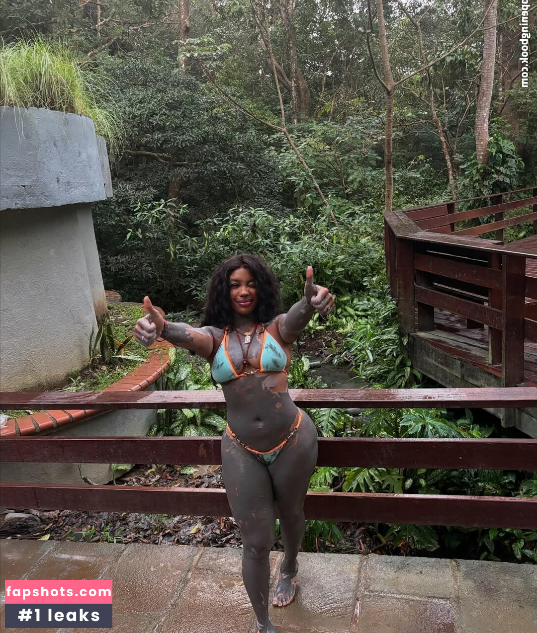 SZA gallery photo #21