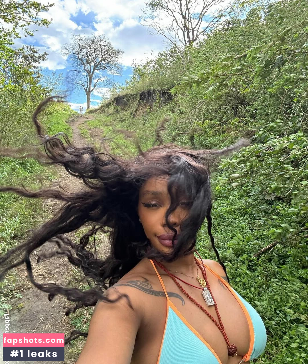 SZA gallery photo #22