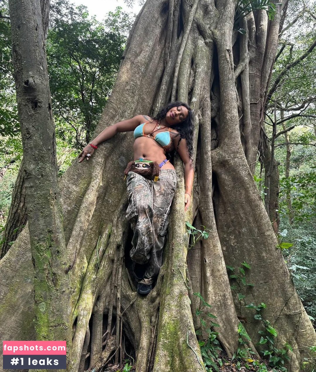 SZA gallery photo #30