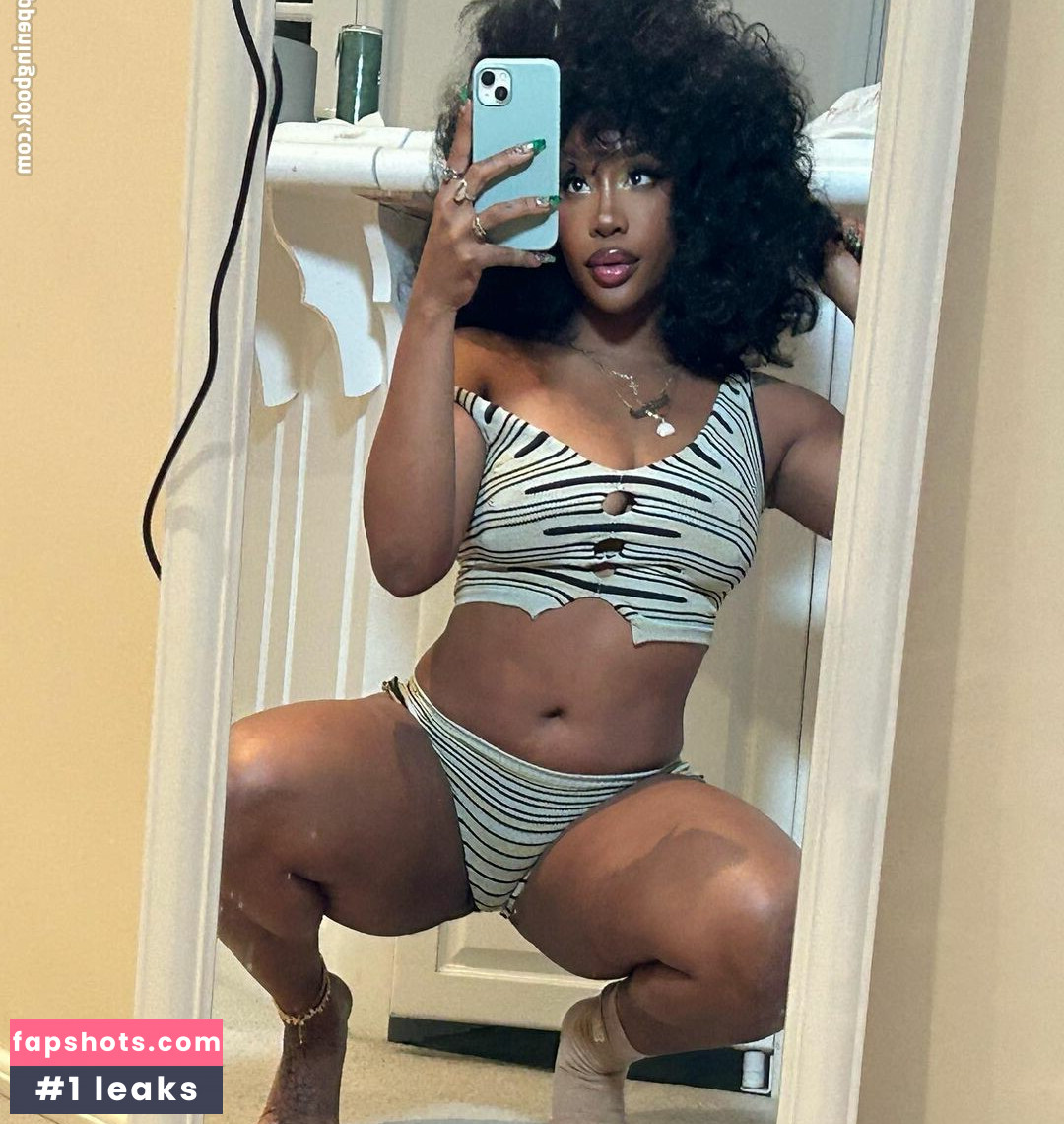 SZA gallery photo #55