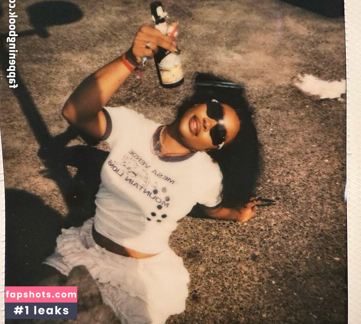 SZA gallery photo #91