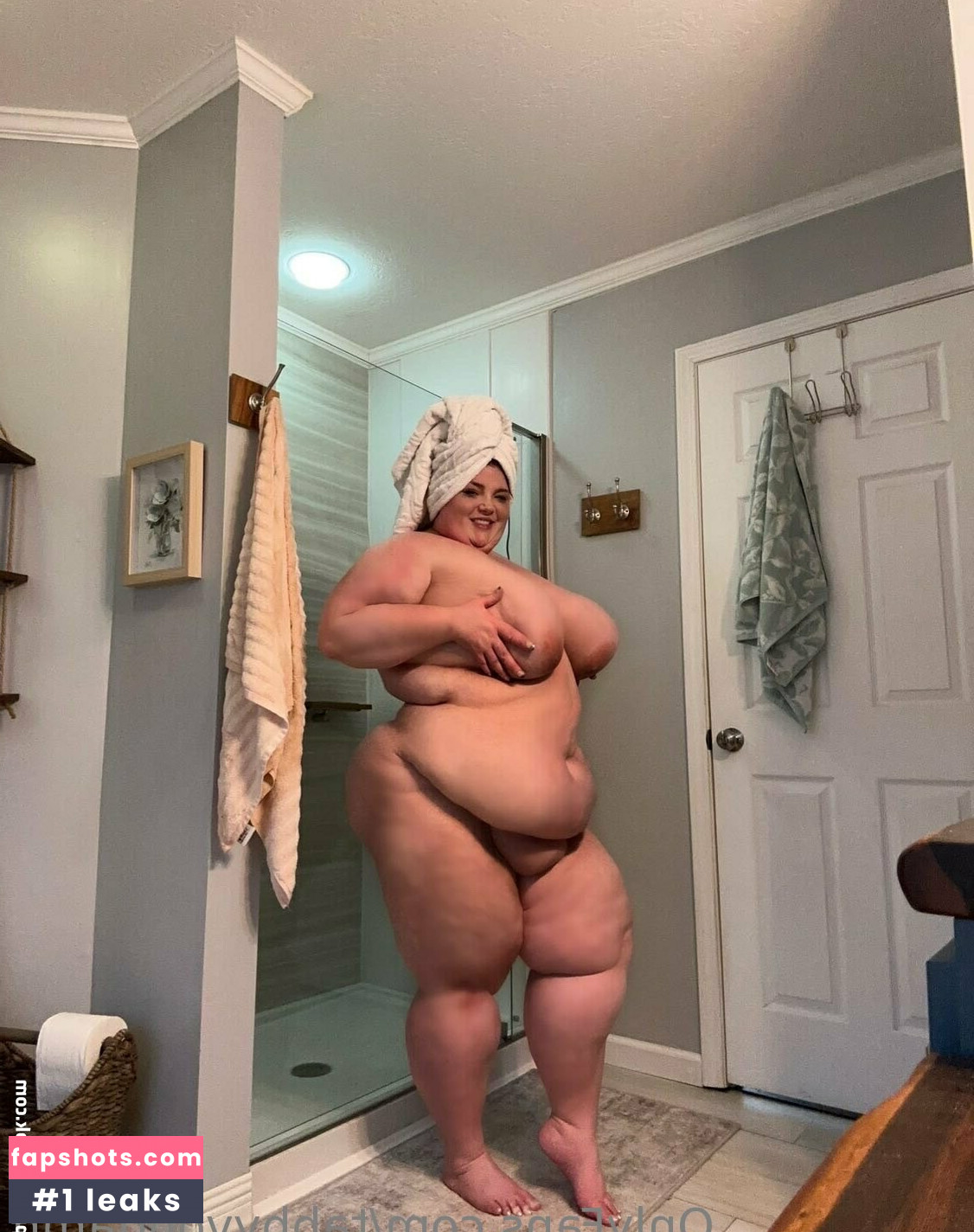 TabbyVonDAMN gallery photo #63