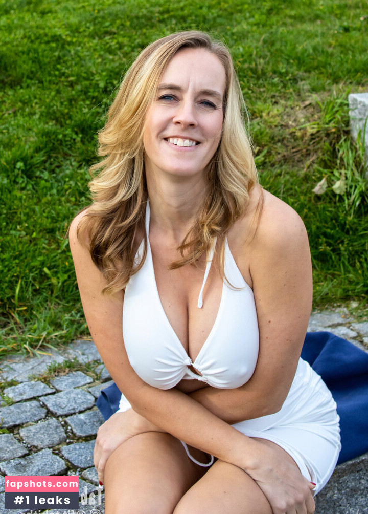 Tabi Poe gallery photo #774