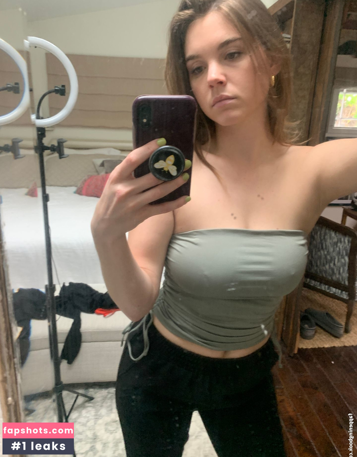 Tabitha Brownstone gallery photo #17