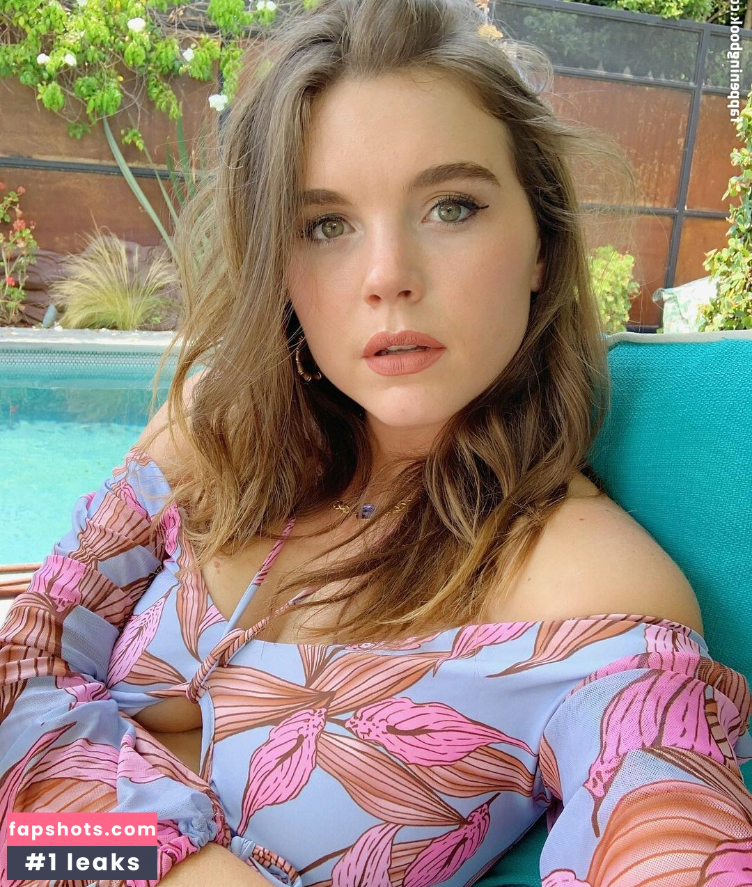 Tabitha Brownstone gallery photo #3