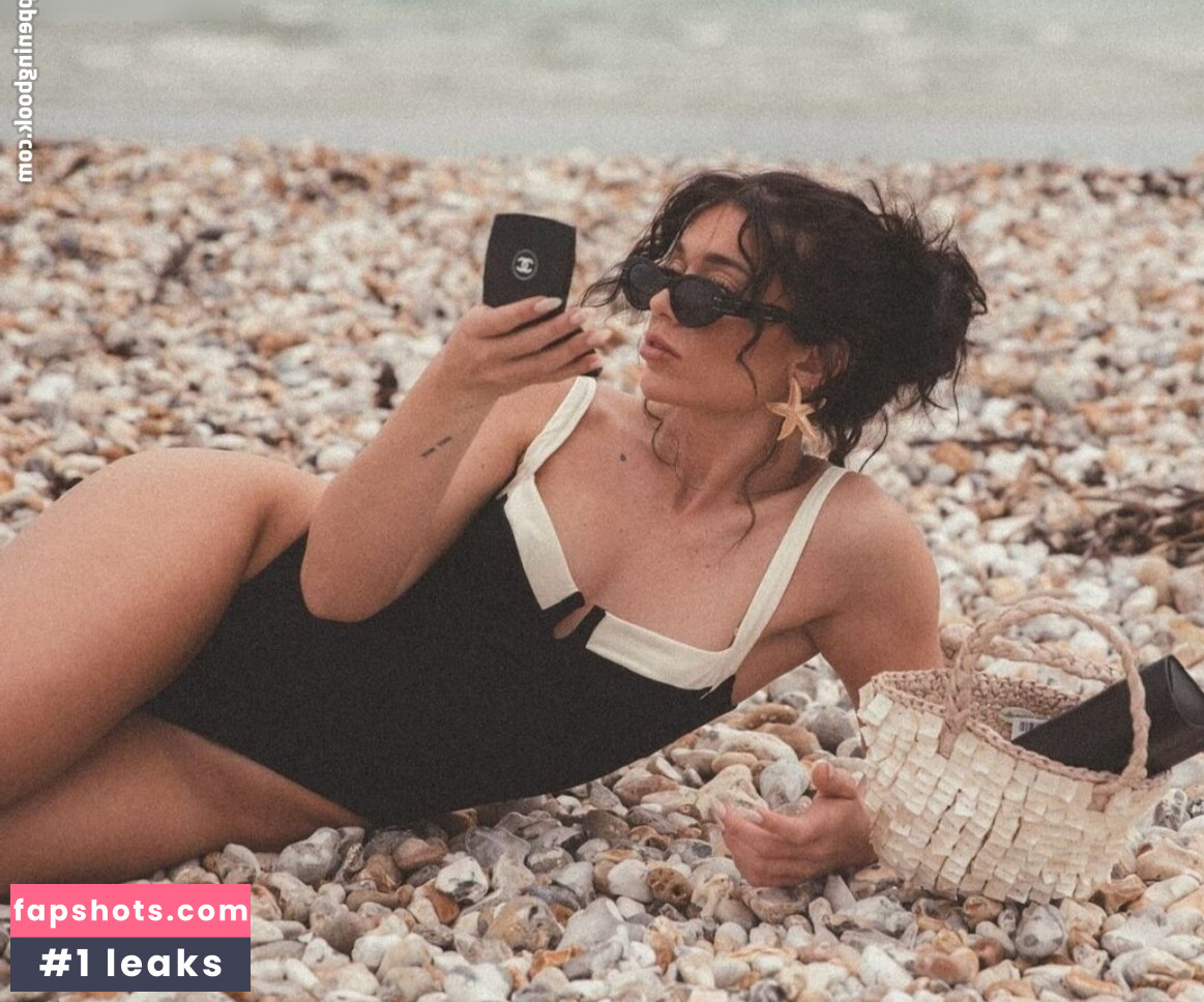 Tabitha Swatosh gallery photo #18