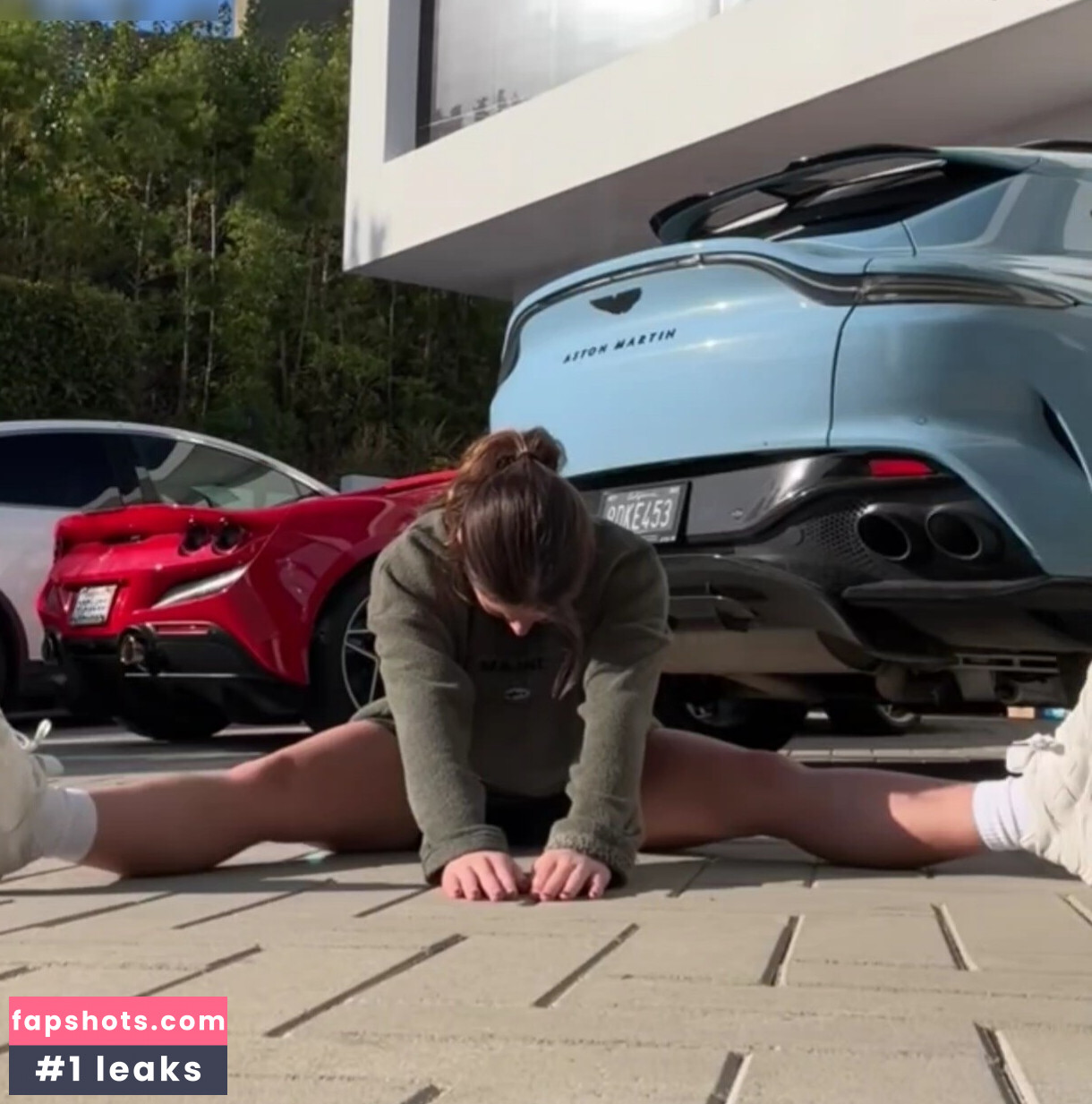 Tabitha Swatosh gallery photo #44