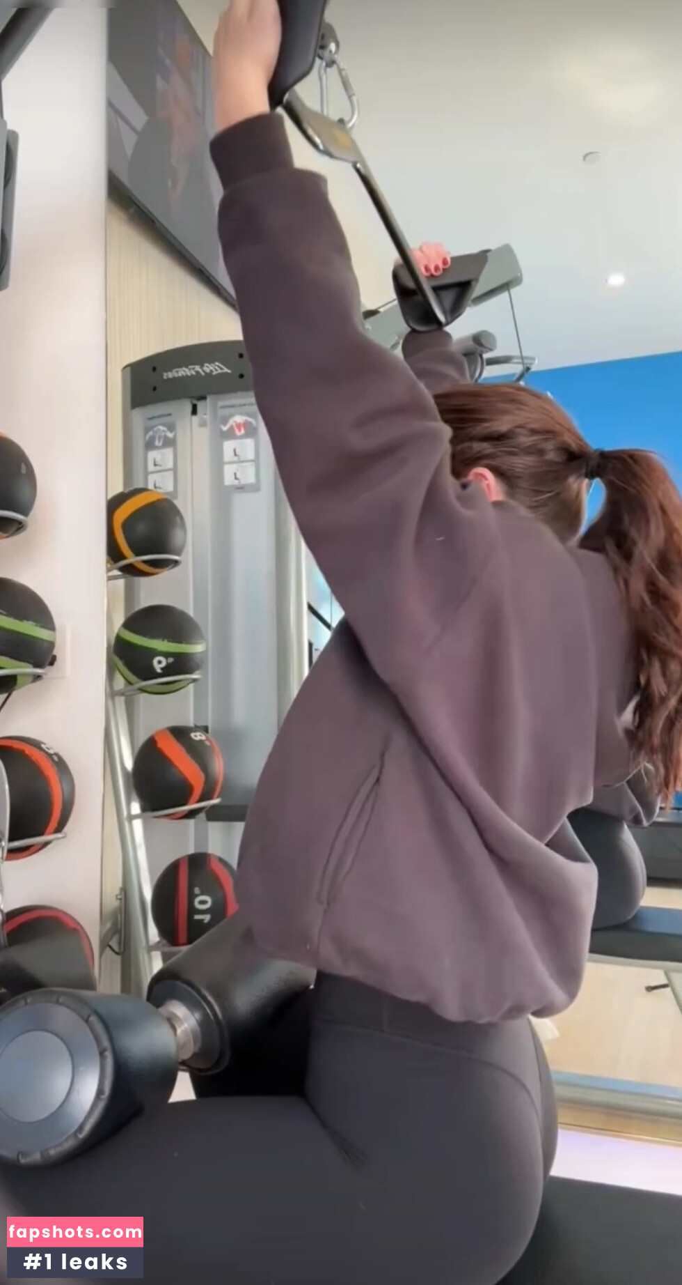 Tabitha Swatosh gallery photo #50