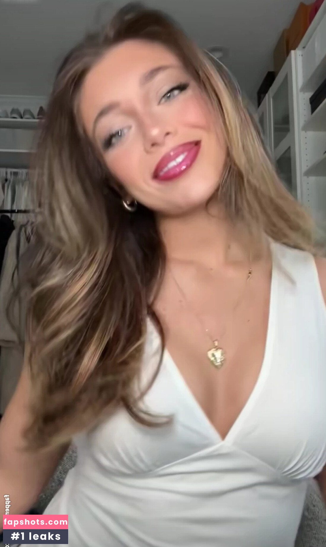 Tabitha Swatosh gallery photo #58