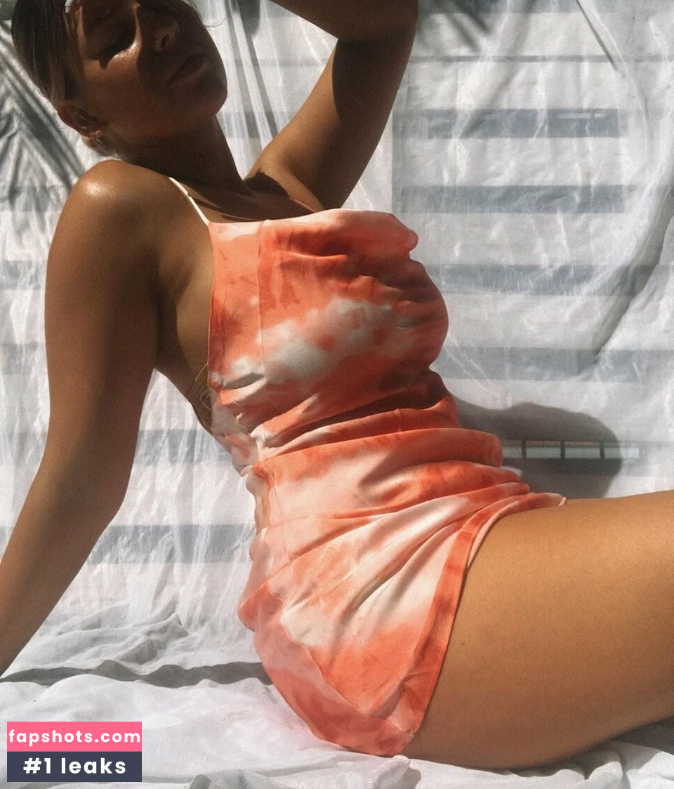 Tahlia A gallery photo #5