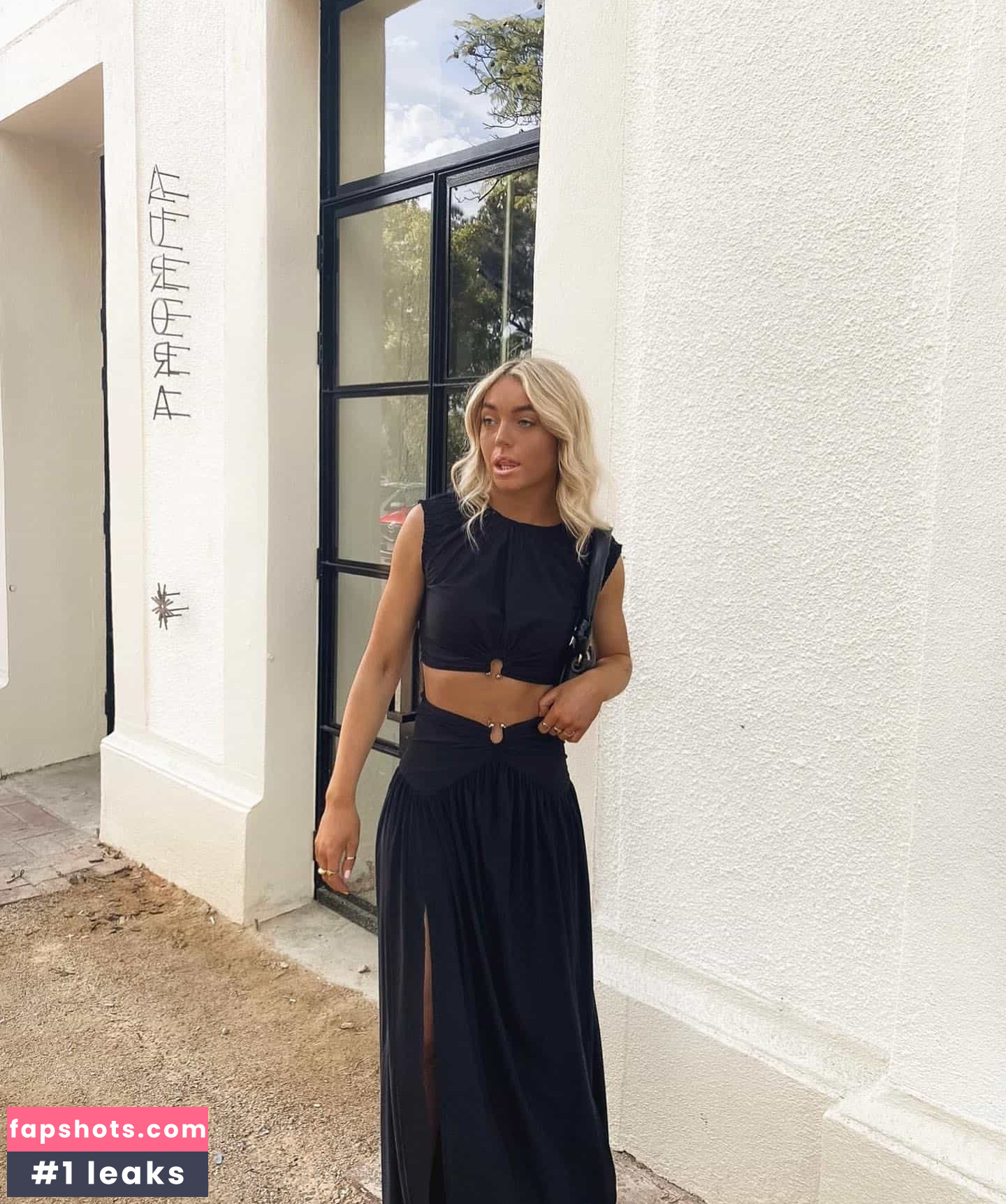 Taila Ella gallery photo #14