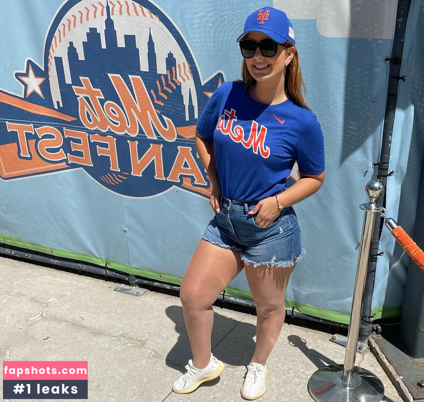 Tairy Ynoa nude babe gallery