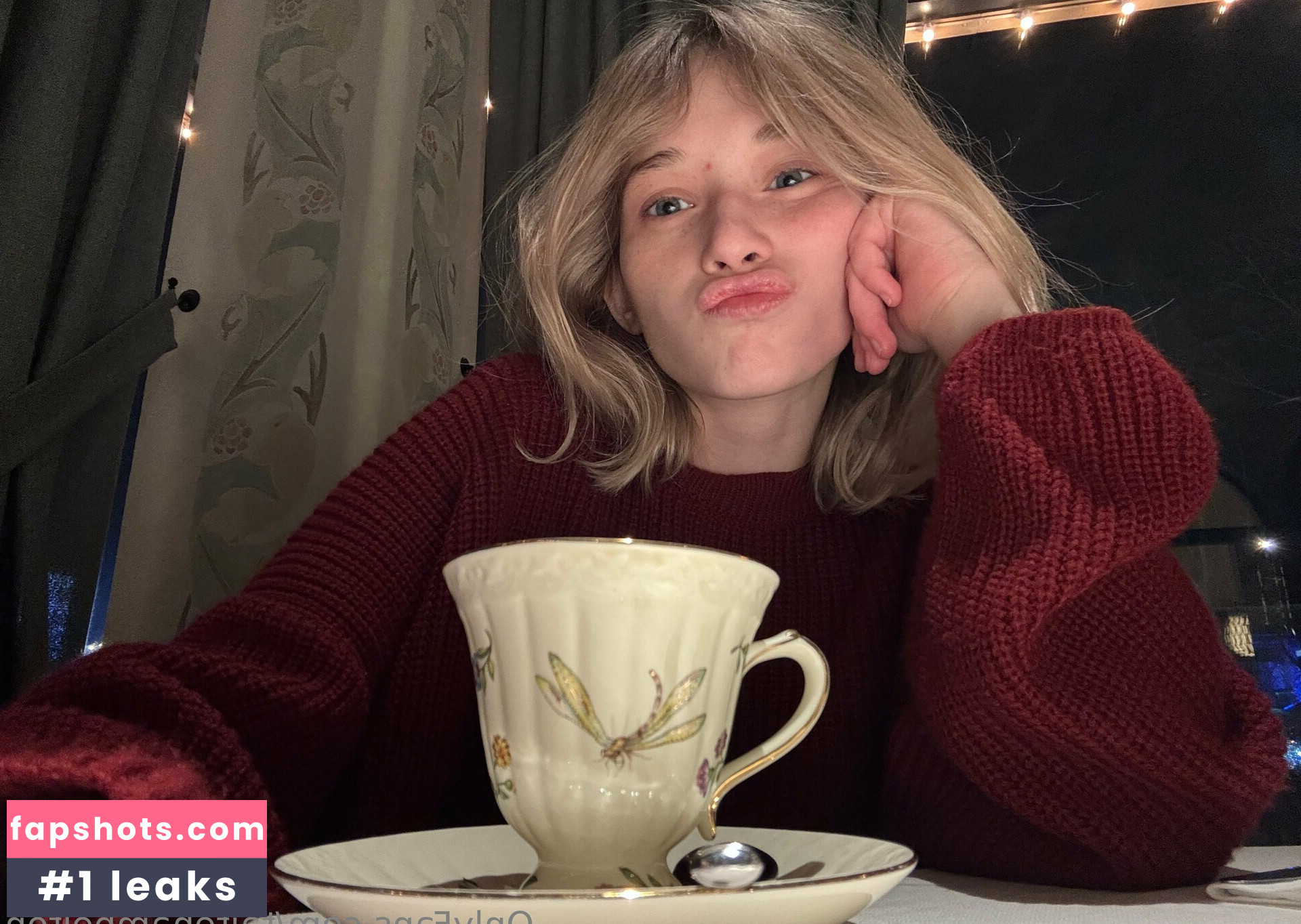 Taitehambelton nude babe gallery