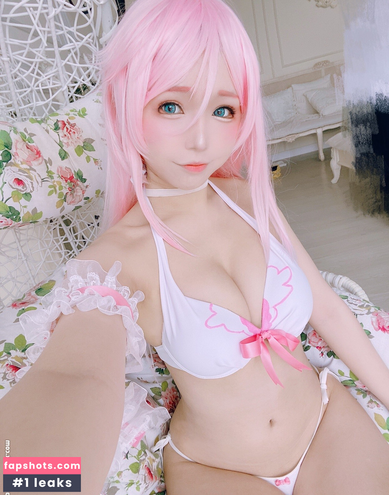 Takanashi Hanari gallery photo #19