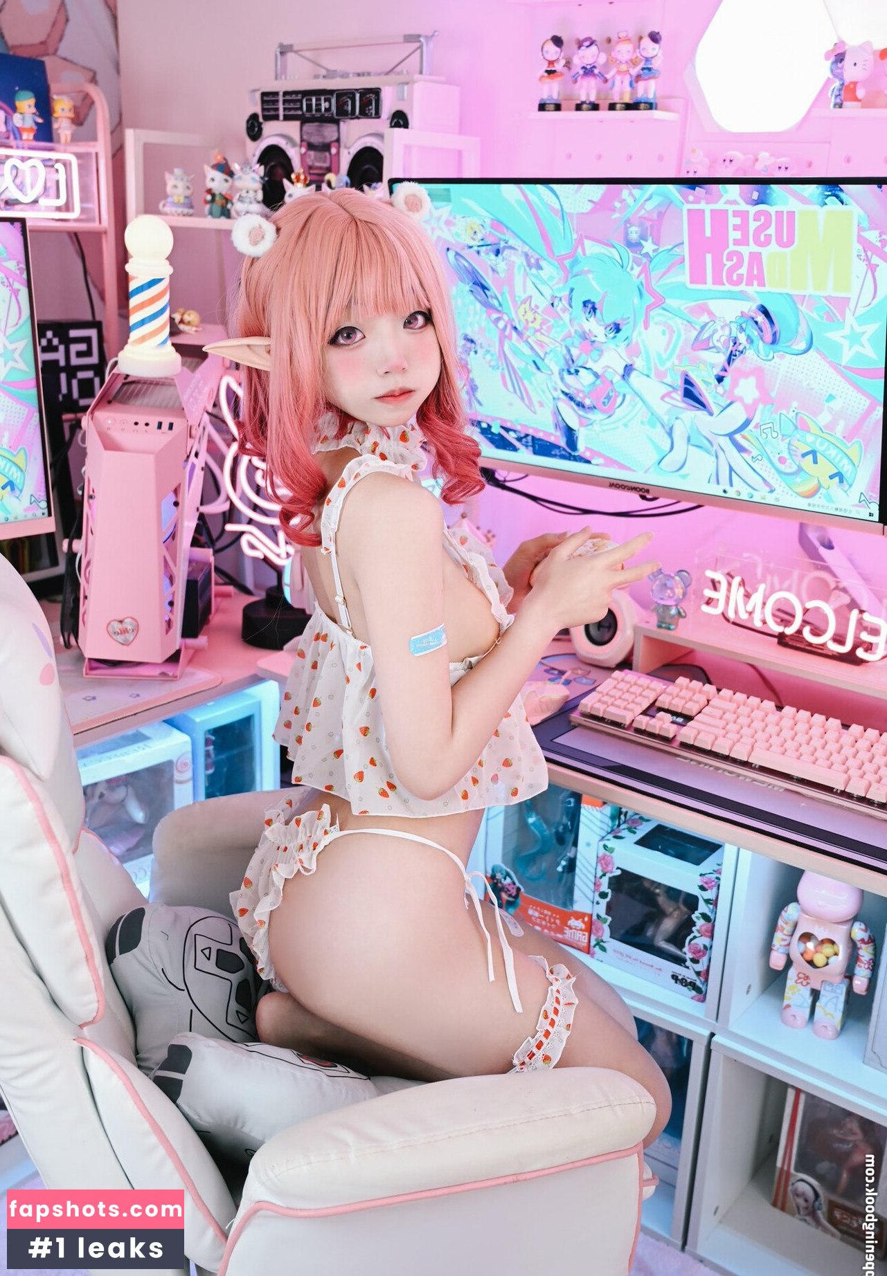 takou._.cosplay02 gallery photo #2