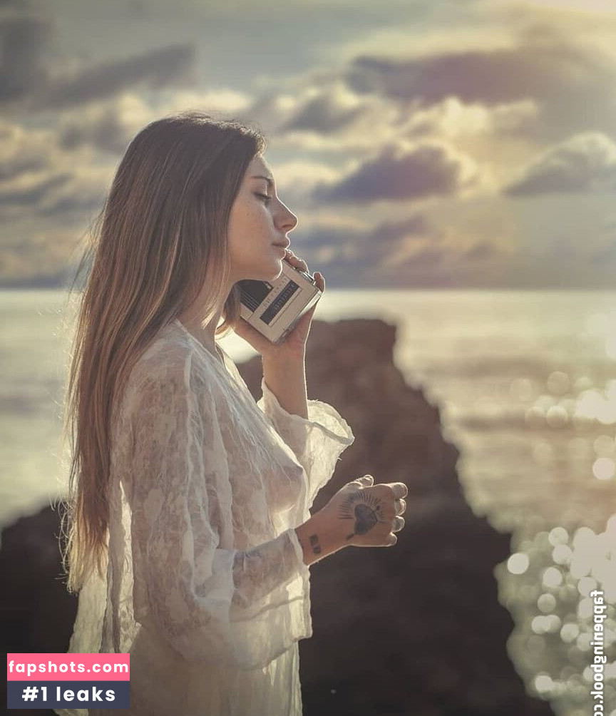 Tal Ronen gallery photo #2