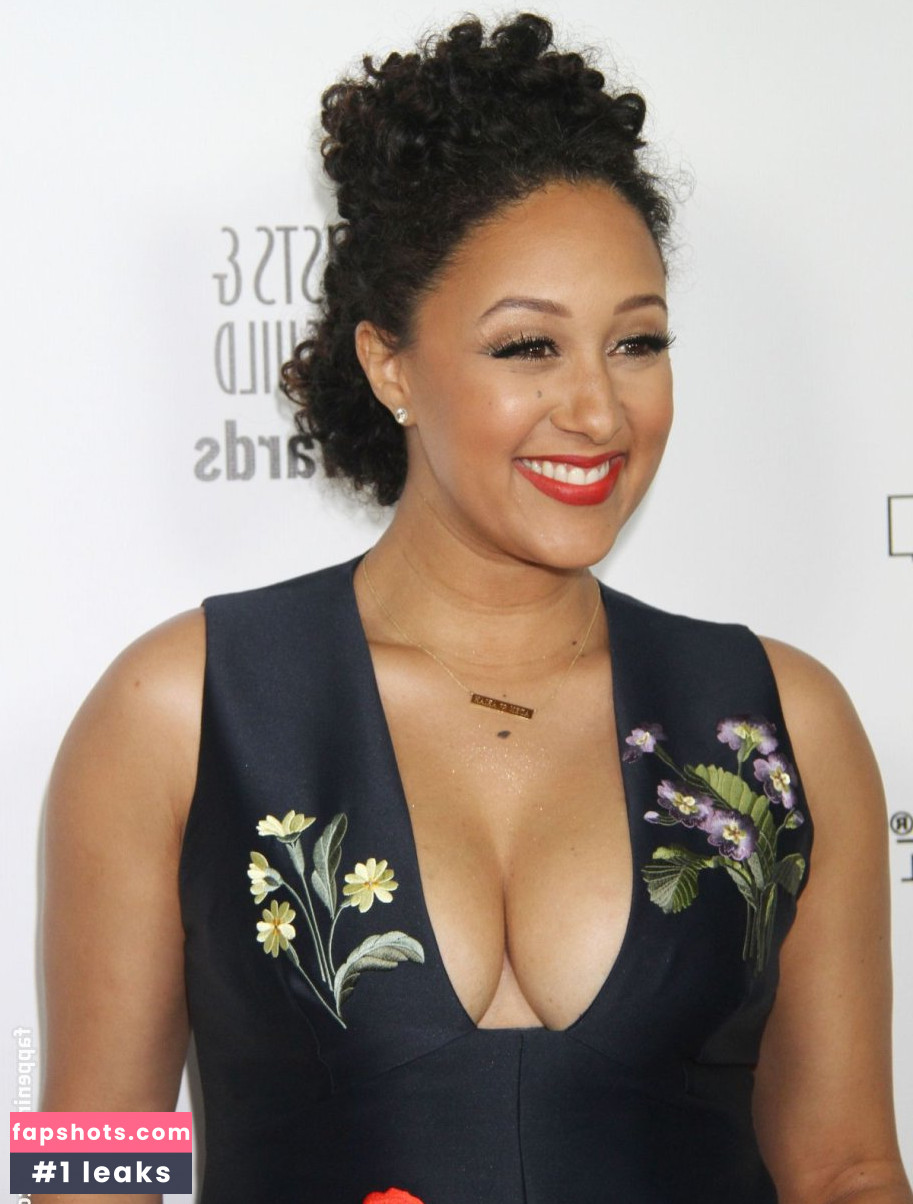 Tamera Mowry gallery photo #10