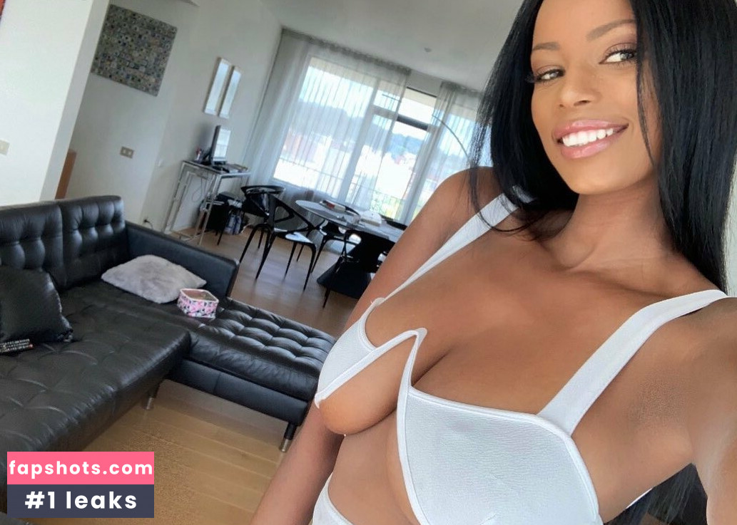 Tami Takala gallery photo #6